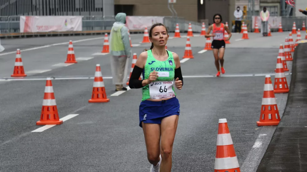 Viktorija Horvat je v cilj pritekla s časom 3:13:05, kar je njen nov osebni rekord, ter osvojila 8. mesto med 18 tekmovalkami. Foto: ZSIS