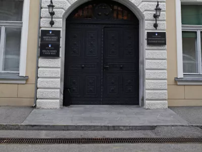 ﻿Okrajno sodišče Novo mesto 2013, Jerebova ulica 2, stavba //FOTO: Luka Cjuha