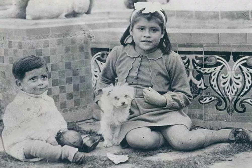 Lina Marcela Medina s sinom. Najmlajša mati v zgodovini, ki je rodila pri 5 letih. 