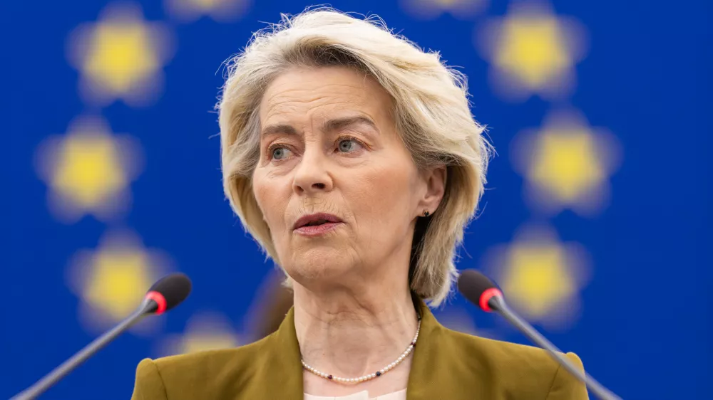 26 November 2025, France, Straßburg: Ursula von der Leyen, President of the European Commission, speaks in the European Parliament building. Among other things, the EU Parliament is expected to discuss the current peace talks in the Ukraine war. Photo: Philipp von Ditfurth/dpa