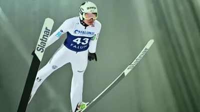 Ski Jumping - FIS Ski Jumping World Cup - Falun, Sweden - November 25, 2025 Slovenia's Anze Lanisek in action during the Men's Normal Hill HS95 Fredrik Sandberg/TT News Agency via REUTERS   ATTENTION EDITORS - THIS IMAGE WAS PROVIDED BY A THIRD PARTY. SWEDEN OUT. NO COMMERCIAL OR EDITORIAL SALES IN SWEDEN.