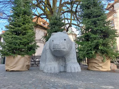 Otroci so lik medveda vzeli za svojega in ga poimenovali Loki. F Občina Škofja Loka