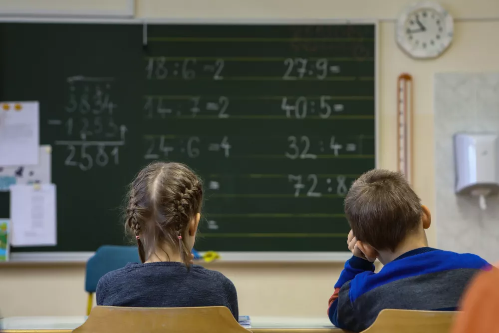 Tudi v prihodnjem letu bo učiteljski poklic med bolj iskanimi. / Foto: Luka Cjuha