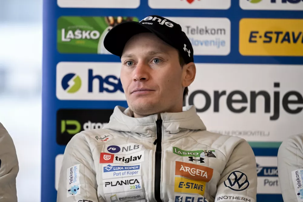 Anže Lanišek02.12.2025 Novinarska konferenca moške in ženske članske reprezentance Slovenije po vrnitvi s skandinavske turneje - smučarski skakalciFoto: Nik Erik Neubauer / Foto: Nik Erik Neubauer