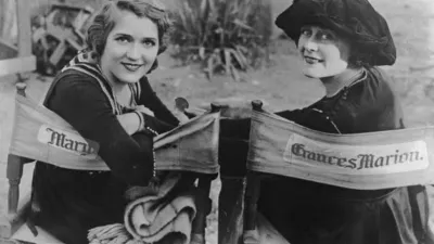 Gladys Louise Smith, bolj znana kot »ljubljenka Amerike« Mary Pickford, je skupaj s svojo najboljšo prijateljico Frances Marion zajahala val uspeha. Foto: wikipedia