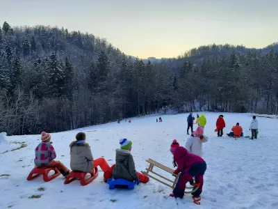 Vse dražje šole v naravi: bodo otroci sploh še smučali?