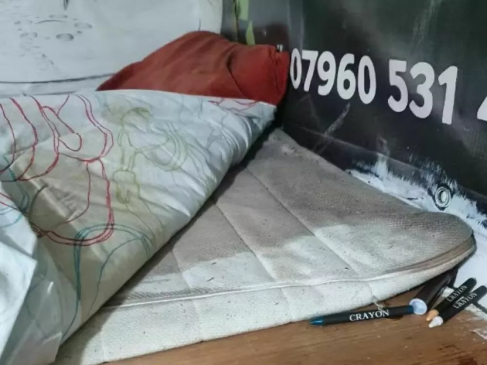 Hewa Margai je v Veliko Britanijo zvabil osem romunskih državljanov in jih zlorabljal. Živeli so v nehumanih razmerah.