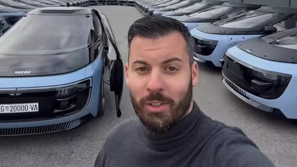 Mate Rimac s prototipi robotaksijev.