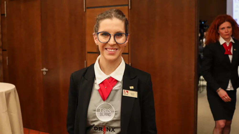 - Simona Česen,- Finale državnega prvenstva sommelierjev Slovenije 2025 v Hotelu Perla v Novi Gorici.//FOTO: Bojan Velikonja