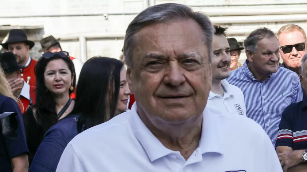 - Dr. Robert Golob, predsednik vlade RS,- Zoran Jankovič, Župan MOL,- 20.07.2025. - Svečana otvoritev prenovljenega bazena Vevče.//FOTO: Bojan Velikonja