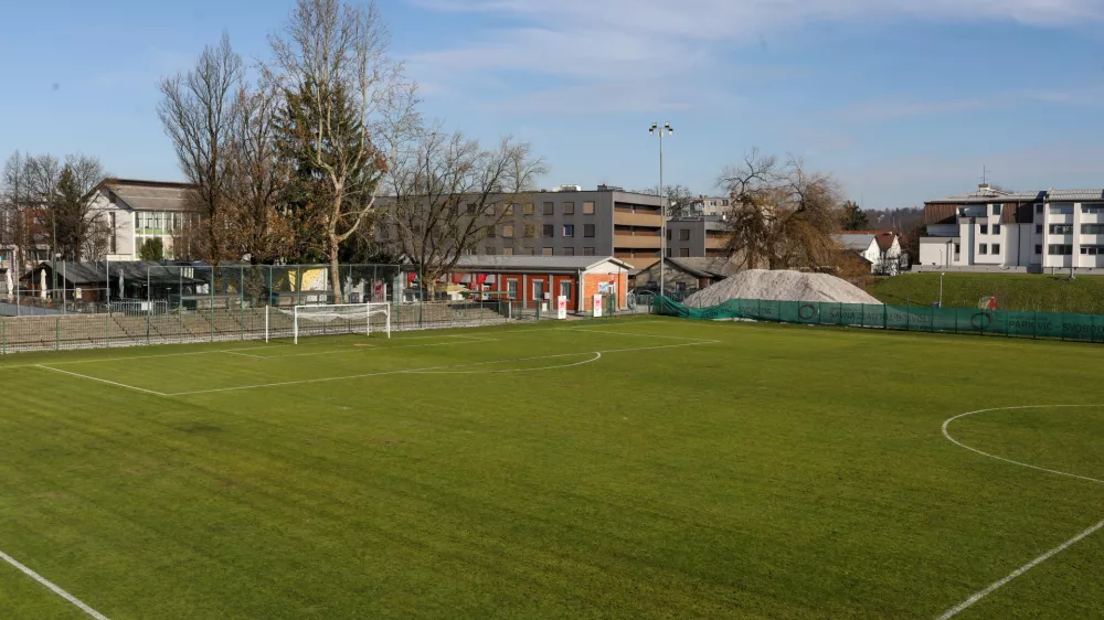 Klub še vedno na negotovih tleh, a direktor je optimističen