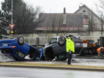26.11.2025 - Prometna nesreča - Šmartinska cesta - policijaFoto: Luka Cjuha