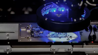 Sodobni pametni telefon sestavljajo okoli 3 dni. Veliko časa pa je namenjenega rpeverjanju kvalitete. 