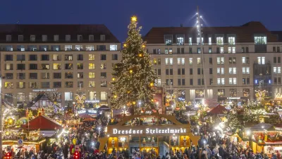 591. Dresdner Striezelmarkt Der Dresdner Striezelmarkt ist ein Weihnachtsmarkt in Dresden. Er wird seit 1434 im Advent meistens auf dem Altmarkt veranstaltet und zieht jährlich durchschnittlich rund zwei Millionen Besucher an. Er ist der älteste, mit einer Urkunde bestätigte Weihnachtsmarkt Deutschlands. Erzgebirgischer Weihnachtsschmuck. Dresden Sachsen Deutschland *** 591 Dresden Striezelmarkt The Dresden Striezelmarkt is a Christmas market in Dresden It has been held in Advent since 1434, usually on the Altmarkt square, and attracts an average of around two million visitors every year It is the oldest Christmas market in Germany, confirmed by a certificate Erzgebirgischer Weihnachtsschmuck Dresden Saxony Germany,Image: 1054775697, License: Rights-managed, Restrictions: imago is entitled to issue a simple usage license at the time of provision. Personality and trademark rights as well as copyright laws regarding art-works shown must be observed. Commercial use at your own risk., Model Release: no