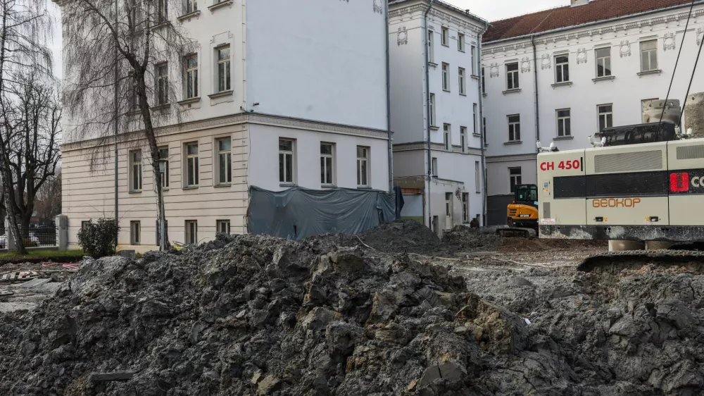 - 01.12.2025. - Osnovna šola Prule. Gradbišče nove dvorane.//FOTO: Bojan Velikonja