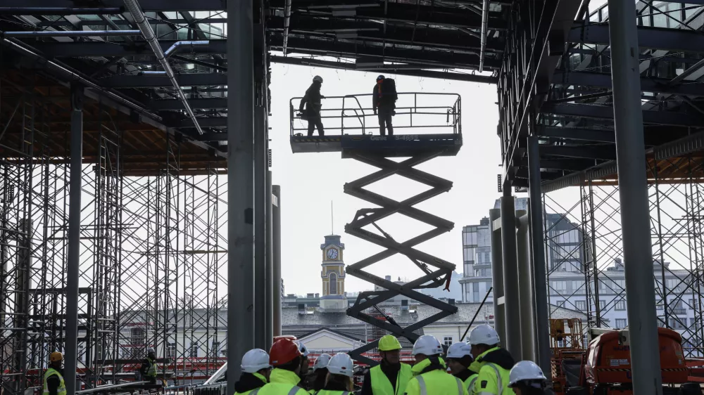 Udeležba delavcev pri dobičku: Boštjančičevi in Hanovi zbližali stališča