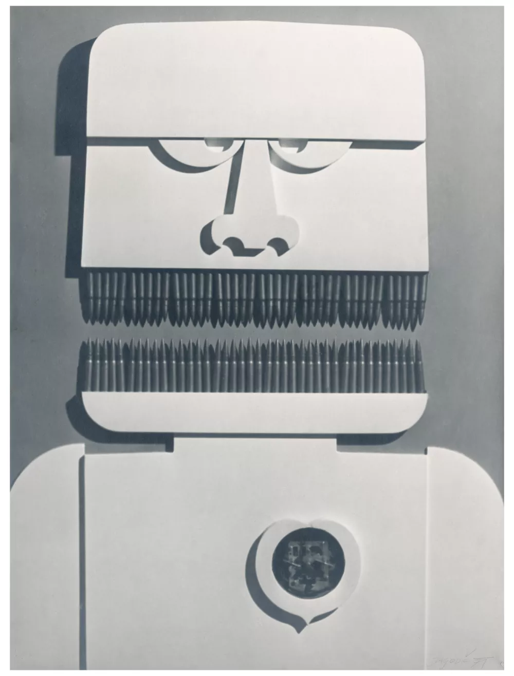 Stane Jagodič: Militarist; asemblaž, 72 x 110 cm (1971) F arhiv MGL