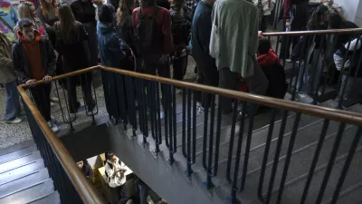 Otroci s posebnimi potrebami imajo “neupravičeno prednost”