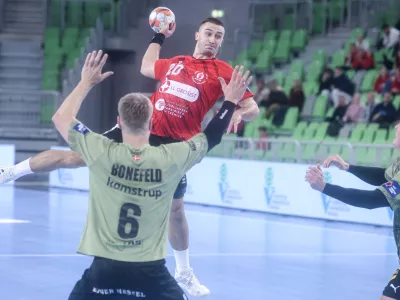 Tarik Mlivić- 02.12.2025 - rokomet - evropski pokal v rokometu med LL Grosist Slovan: Skanderborg//FOTO: Jaka Gasar