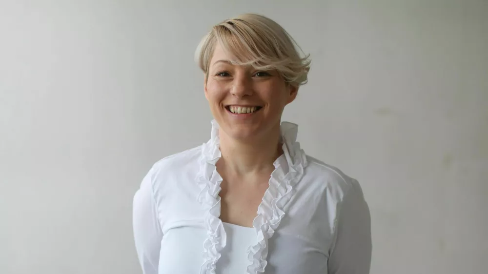 - 01.02.2017 - Nataša Bucik Ozebek, novinarka - dopisnica - Dnevnik 2017 - portret za komentarje in kolumne - kolumnisti - novinarji//FOTO: Bojan Velikonja