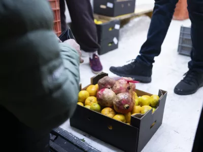 lokalna hranazdrava hrana07.10.2025 - Skupnostno nakupovanje, Mali plac za prihodnost, parkirišče pred Interšpar Vič. Foto: Nik Erik Neubauer / Foto: Nik Erik Neubauer