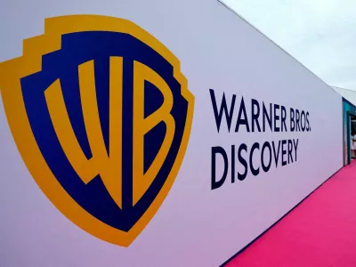 FILE PHOTO: The Warner Bros logo is seen during the Cannes Lions International Festival of Creativity in Cannes, France, June 22, 2022.  REUTERS/Eric Gaillard/File Photo