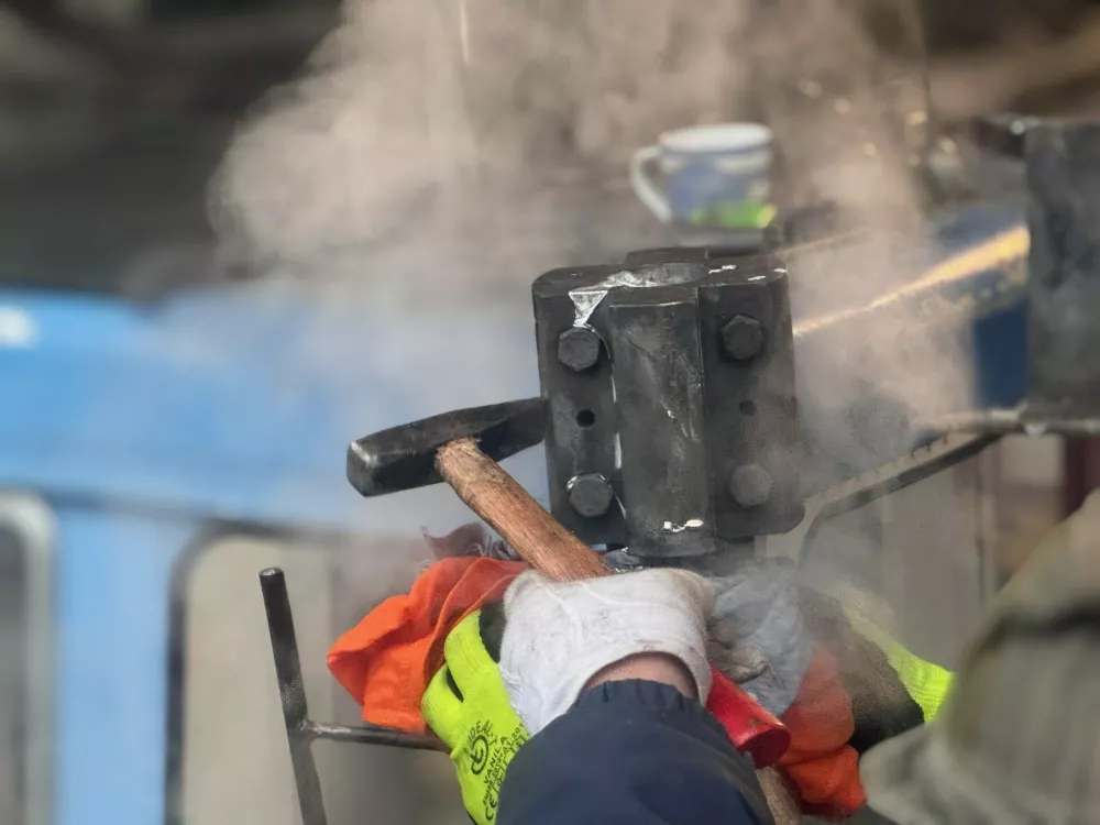 V remont so bili vključeni temeljiti pregledi in servis ključnih delov sistema – od pogonskih in zavornih mehanizmov do kabin in drugih varnostnih elementov. Foto: Velika planina