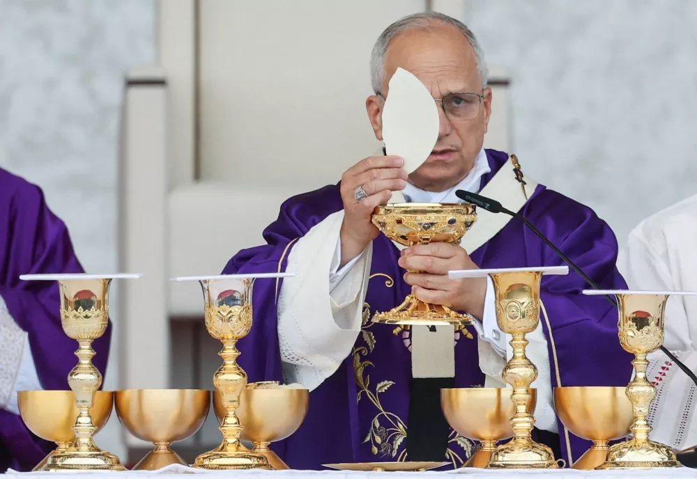 Pope Leo XIV presides over the Holy Mass at the Waterfront, during his first apostolic journey, in Beirut, Lebanon December 2, 2025. REUTERS/Mohamed Azakir