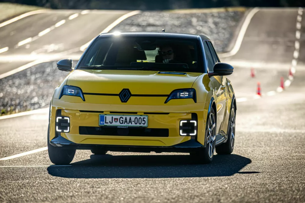 Slovenski avto leta 2026: do zmešnjave v glavi na koncu le ni prišlo