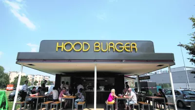 ﻿- Okrepčevalnica HOOD Burger - hitra prehrana, hamburger, slovenski proizvod - pred centrom Interšpar Vič  //FOTO: Luka Cjuha