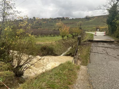 Goriška Brda, deževje, most