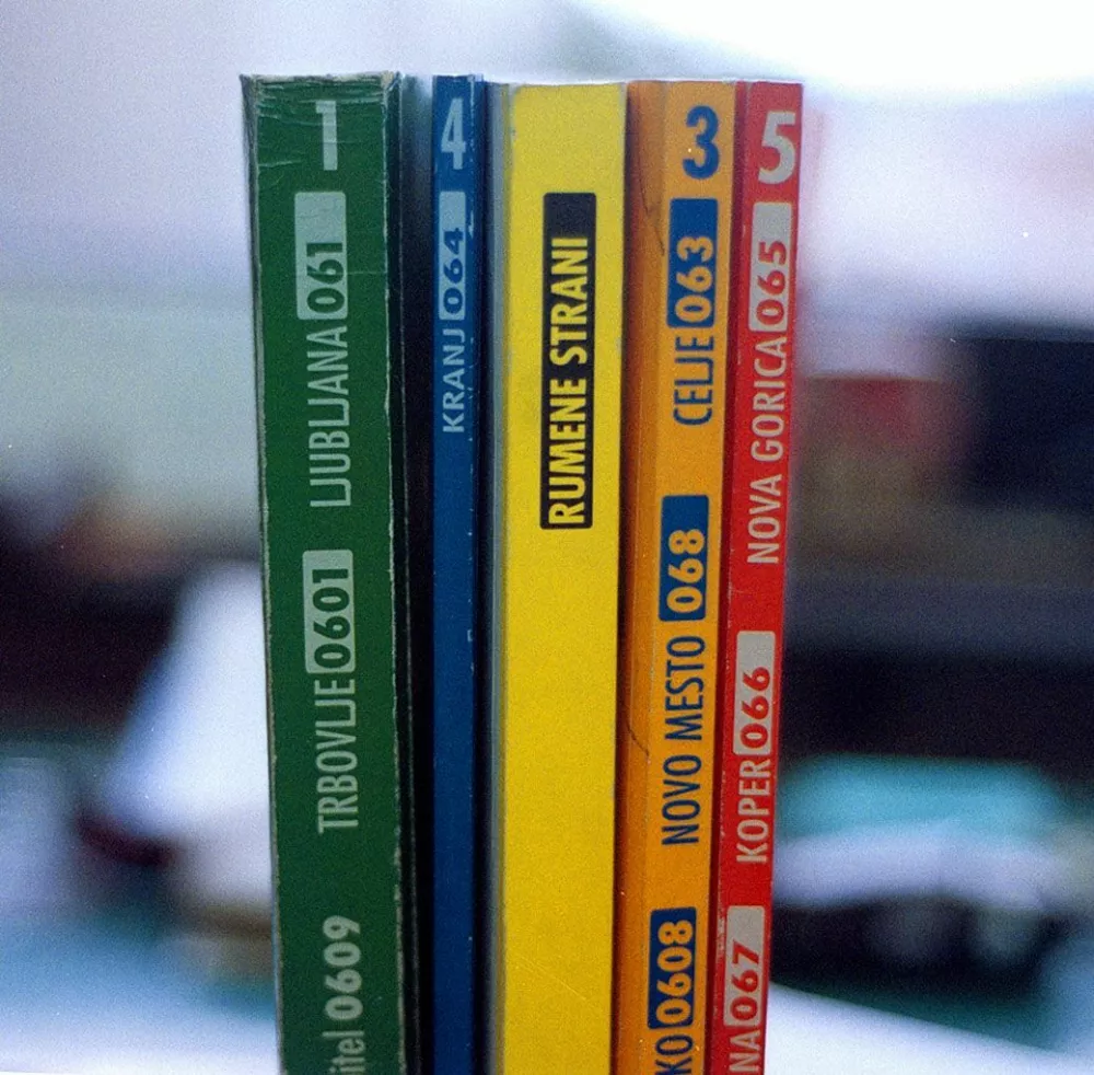 Sprva so bile številke vse v eni knjigi, nato so nekaj časa tiskali več zvezkov. / Foto: Dokumentacija