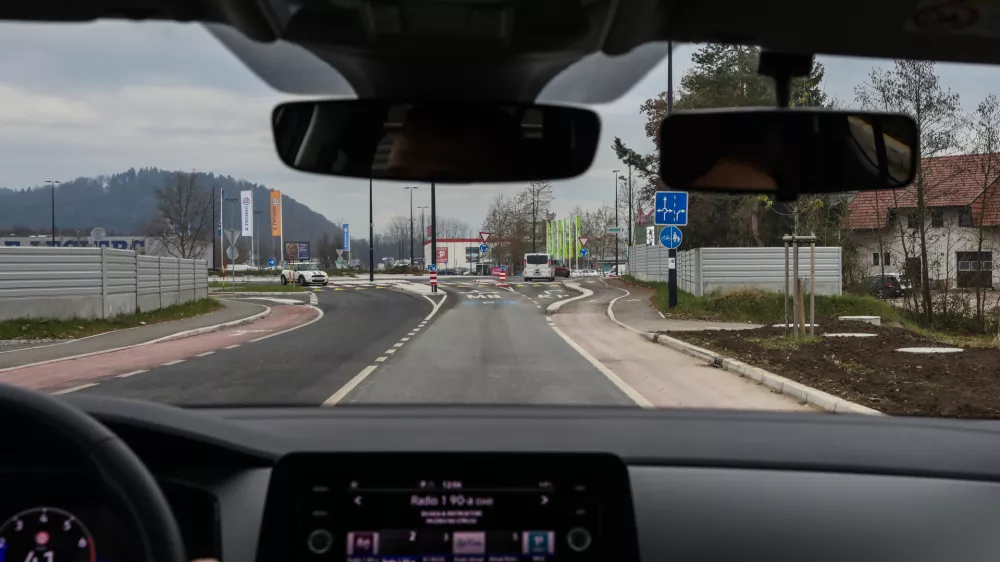 - Kroišče Rudnik,- 02.12.2025. - Reportaža: Nevarna križišča, pasti, za Avto šole,.//FOTO: Bojan Velikonja