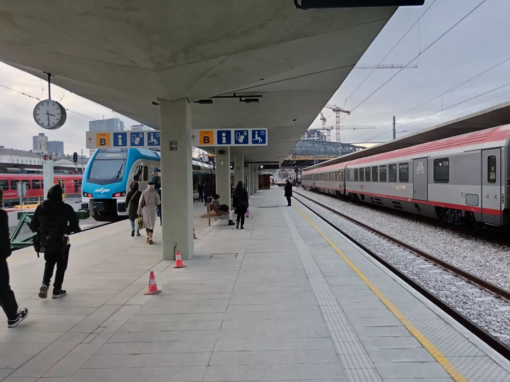 Novi peroni Železniške postaje v Ljubljani, severni del, zaključek prve faze gradnje. Foto: Jan Konečnik