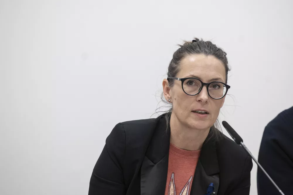 Ko rak spremeni življenje: Na dober dan je plesala in si nadela rdečo šminko