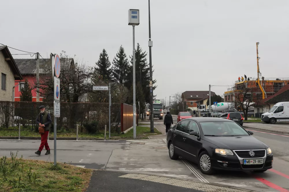 - 04.12.2025. - Radar na Cesti v Rakovo Jelšo 111.//FOTO: Bojan Velikonja