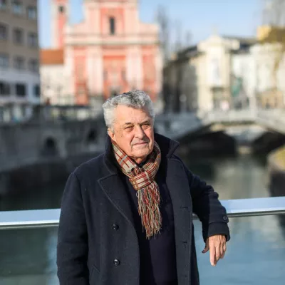 - 22.02.2023 - prof. Janez Koželj, arhitekt – nekdanji ljubljanski podžupan za področje urbanizma (2006 - 2022), profesor za arhitekturo mesta in urbanistično planiranje na Fakulteti za arhitekturo in Biotehniki fakulteti v Ljubljani, častni član Zbornice za arhitekturo in prostor (ZAPS), dobitnik nagrade Big SEE arhitekturni vizionar 2019, ki jo je prejel na Festivalu BIG. predsednik Društva Zelenih nadzornikov, //FOTO: Bojan Velikonja / Foto: Bojan Velikonja