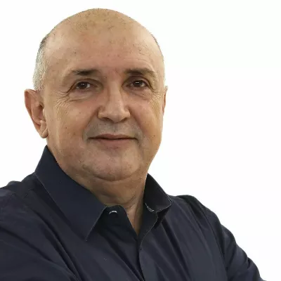 Darijan Košir- Redakcija Dnevnik 2024 - portreti za komentarje in kolumne - kolumnisti - komentatorji – novinarji - portret //FOTO: Luka Cjuha / Foto: Luka Cjuha