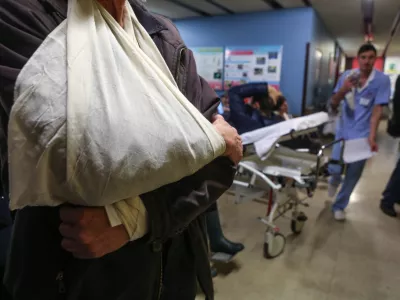 Kot britev ostra kritika reza v bolniške odsotnosti