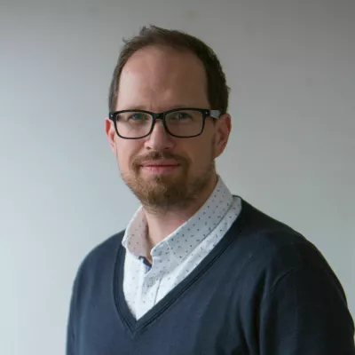 Tomaž Klipšteter, komentator, novinar    - Dnevnik 2016 - portreti za komentarje in kolumne - komentatorji - novinarji - novinar -  //FOTO: Maja Marko