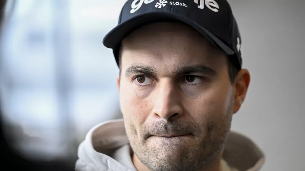 Robert Hrgota02.12.2025 Novinarska konferenca moške in ženske članske reprezentance Slovenije po vrnitvi s skandinavske turneje - smučarski skakalciFoto: Nik Erik Neubauer