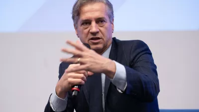 Ljubljana, Hotel Mons.Pogovor v organizaciji Gibanja Svoboda o procesih siritve EU, spremenjenih geopoliticnih okoliscinah ter vlogi liberalizma v Sloveniji in sirsem evropskem prostoru.Predsednik vlade Robert Golob.