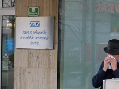 - ilustrativna fotografija - pokojnine- ZPIZ - Zavod za pokojninsko in invalidsko zavarovanje Slovenije, Kolodvorska 15,//FOTO: Luka Cjuha