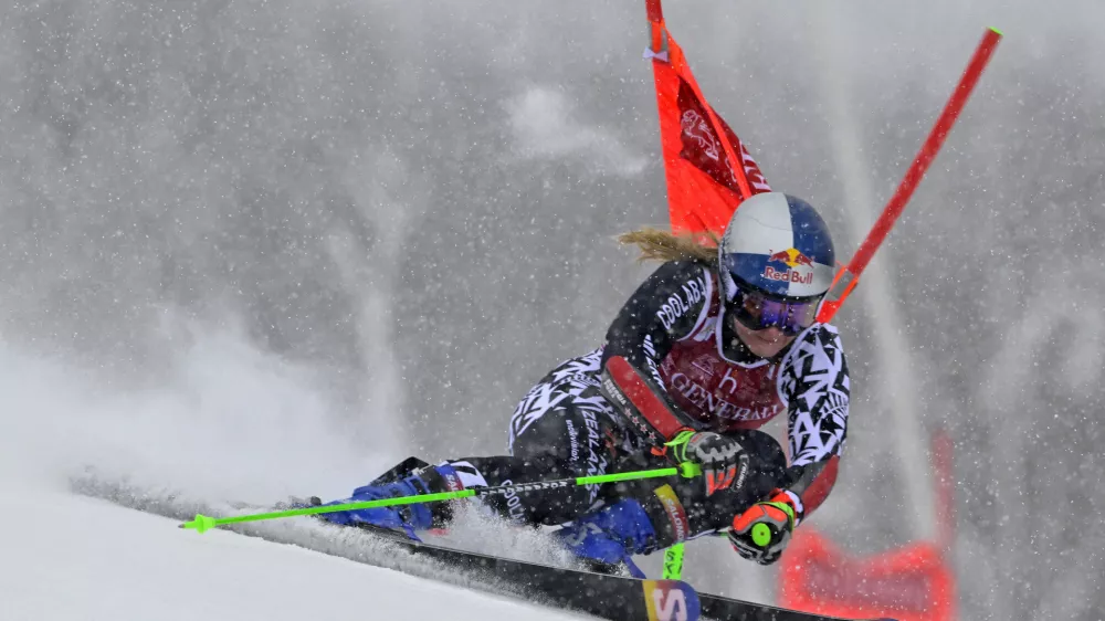 Dec 6, 2025; Mont-Tremblant, Quebec, CANADA; Alice Robinson of New Zealand during the PwC Tremblant alpine skiing World Cup at Mont-Tremblant Ski Resort. Mandatory Credit: Eric Bolte-Imagn Images