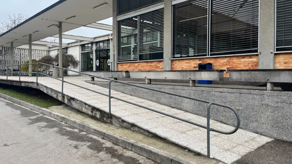 Po 15 letih odpustek kršiteljem še za dve leti?