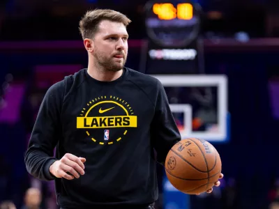 Los Angeles Lakers' Luka Doncic warms up prior to an NBA basketball game against the Philadelphia 76ers, Sunday, Dec. 7, 2025, in Philadelphia. (AP Photo/Chris Szagola)