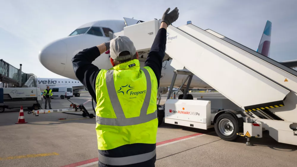 Brnik.Pristanek letala ob vzpostavitvi letalske povezave med Ljubljano in Dusseldorfom prevoznika Eurowings.