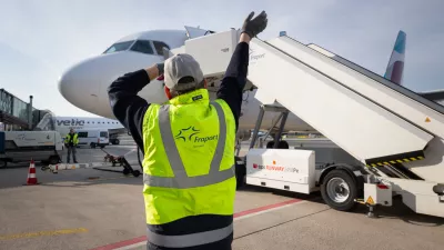 Brnik.Pristanek letala ob vzpostavitvi letalske povezave med Ljubljano in Dusseldorfom prevoznika Eurowings.