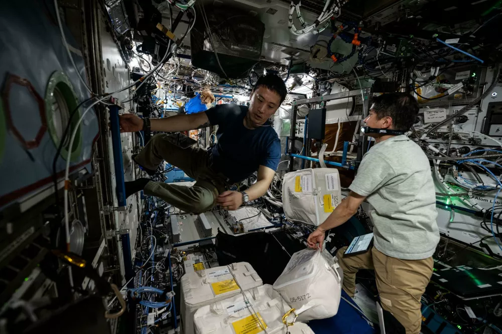 Delo na ISS. Foto: Nasa