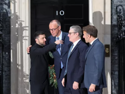 08 December 2025, United Kingdom, London: (L-R) Ukrainian President Volodymyr Zelensky, German Chancellor Friedrich Merz, UK Prime Minister Sir Keir Starmer and French President Emmanuel Macron stand outside Number 10 Downing Street, following a meeting as discussions on ending the war in Ukraine continue. Photo: Toby Melville/PA Wire/dpa